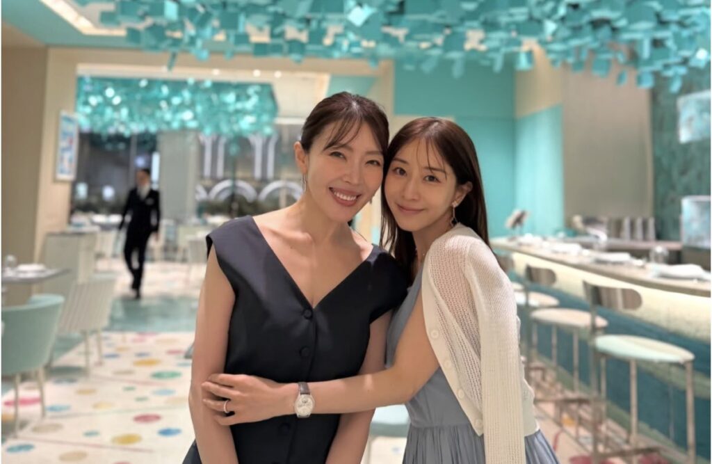 ティファニー銀座Blue Box Caféでの2ショット写真